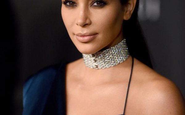 Kim Kardashian : apres son braquage, elle affiche une nouvelle bague