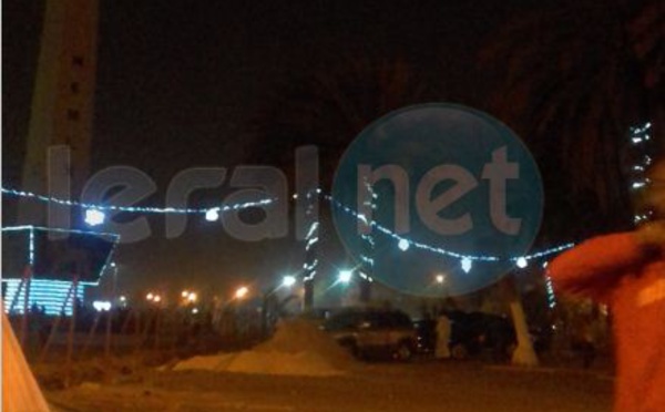 Préparatifs pour la fête de Réveillon, un tour sur le Boulevard  du Centenaire de Dakar et la place de la Nation (Obélisque)