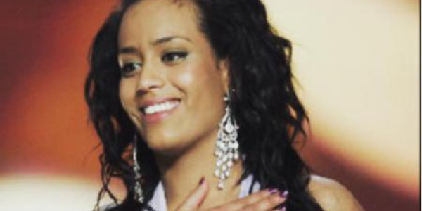 Amel Bent partage une tendre photo d'elle et sa fille pour Noël