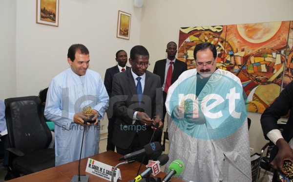 Photos: le ministre palestinien de l'éducation en grand boubou made in sénégal