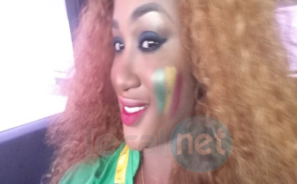 Photos- Adja Astou de la RTS2 aux couleurs nationales pour supporter les "Lions" de la Téranga !!!!