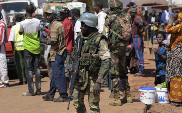 Photo : Gambie : Les soldats de la Cedeao à Banjul pour sécuriser l'arrivée d'Adama Barrow