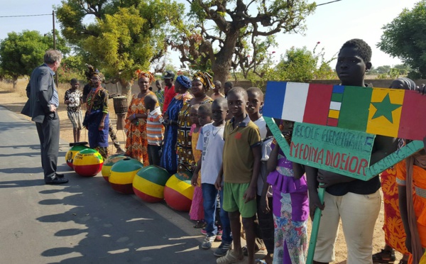 Photos: SEM Christophe Bigot, ambassadeur de la France au Sénégal, visite de terrain à Diofior, Fatick et Nianing-Saly