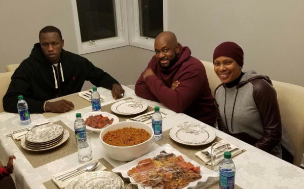 Photo- Le basketteur Gorgui Sy Dieng à table, du thiébou dieune au menu bon appétit!!!