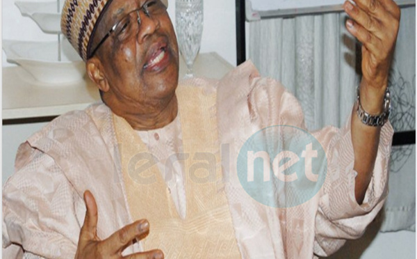 Photo- L'ancien dirigeant militaire Babangida retourne au Nigéria