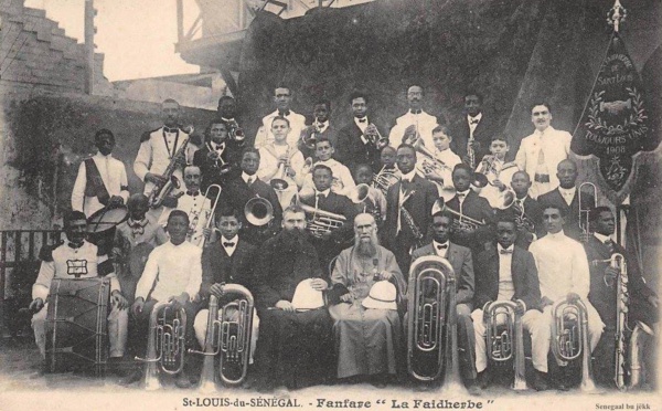 La fanfare "La Faidherbe" de Saint Louis en 1908