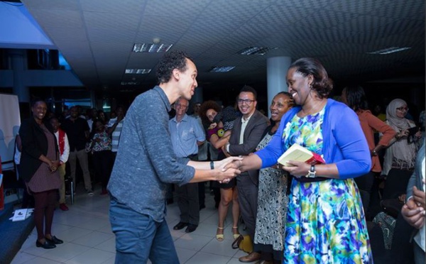 First Lady Jeannette Kagame et l'écrivain Gael Faye