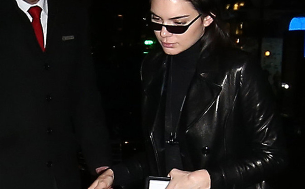 Photos : Kendall Jenner : Elle rejoue Matrix dans les rues de Paris!