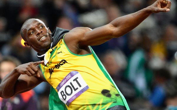 Usain Bolt fait le 100 m: Usain Bolt vs Carl Lewis vs Jesse Owens, regardez