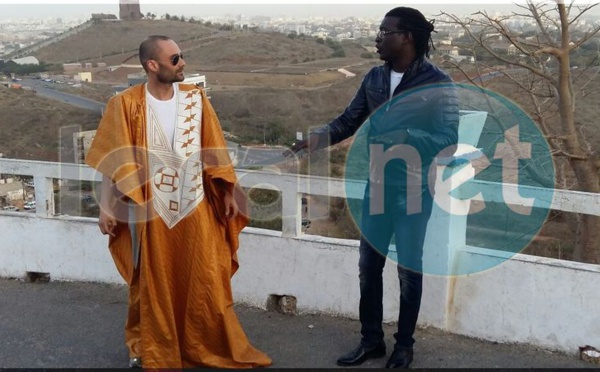 Image  du tournage du nouveau clip Ndillemene de Alioune Guisse  qui danse le Wango avec son partenaire américain  Paul Clingtone