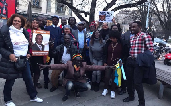 Forte mobilisation : 19 personnes de l'opposition sénégalaise ont manifesté à Genève  ( Photos)