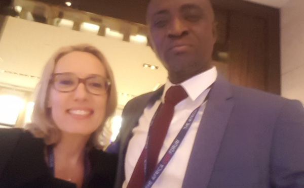 Le journaliste Johnson Mbengue de l'Apix en compagnie de sa consoeur Myriam Mascarello envoyée spéciale de France 24 au AFRICA CEO FORUM de Genève