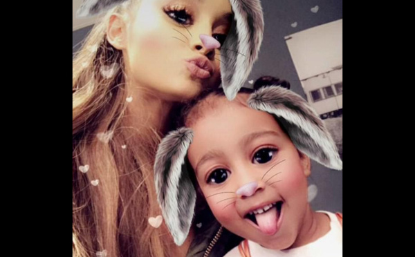 Photos-Kim Kardashian : Sa fille North, jeune fan irrésistible d'Ariana Grande