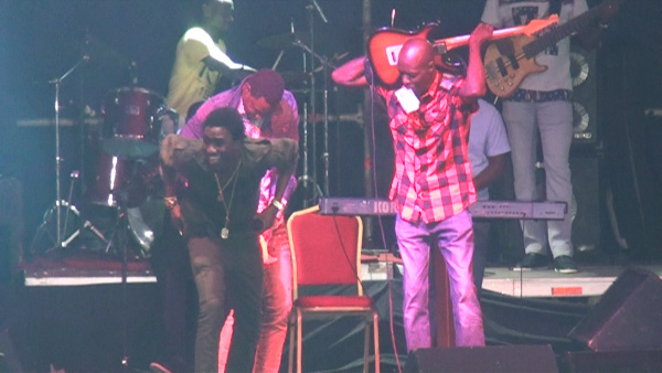 12 photos : Wally Seck casse la baraque à Thiès