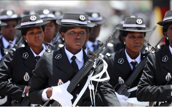 Photos-Les femmes bien représentées hier au défilé, preuve de la féminisation de l'Armée et de la Gendarmerie 