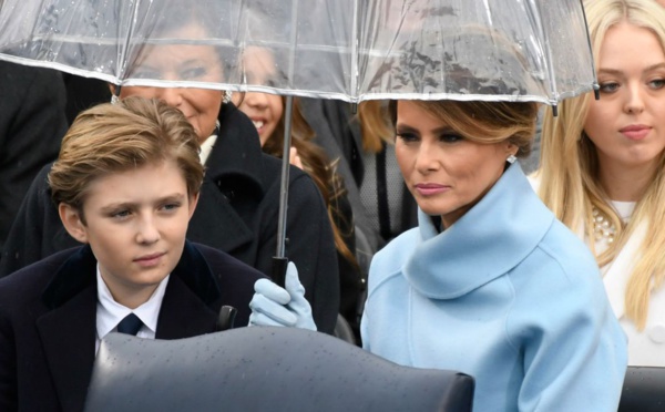 Mela­nia Trump et son fils, Barron, vont (enfin) emmé­na­ger à la Maison-Blanche