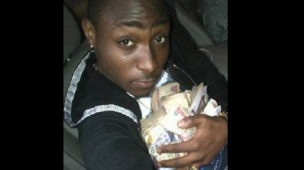 Davido révèle un «secret» sur comment il s’est fait 20 millions de naïras en un jour