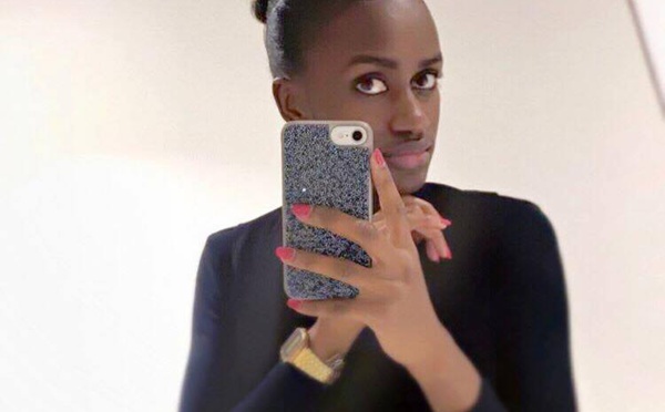 ( 03 Photos ) Aicha Ballago Seck, la petite sœur de Waly Seck très stylée en Mode Selfie AU