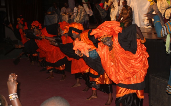 Les Lébous en pays Waalo Waalo, la danse du Dagagne combinée au Ndawrabine a été servie au public de Sorano