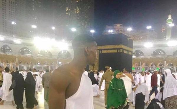 Paul Pogba, émerveillé par la Kaaba, le fait savoir sur Instagram