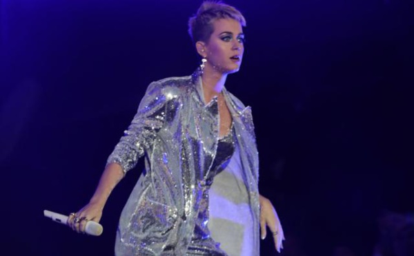 Oups ! Gros accident de robe pour Katy Perry