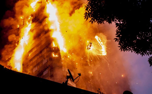 7 photos : HORREUR, les images apocalyptiques de l'incendie de la Tour Grenfell à Londres