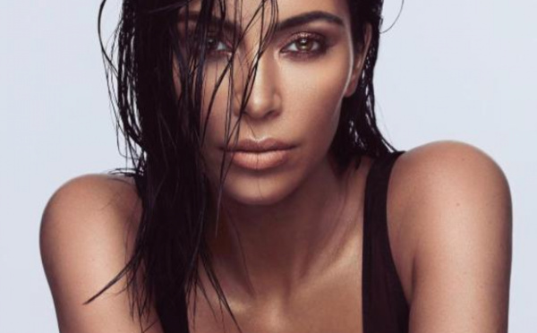 Kim Kardashian fait scandale avec son dernier look, regardez mieux, vous comprendrez pourquoi 