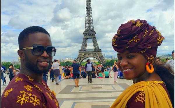 Le couple chanteur, Mabo à Paris, en mode tenue africaine