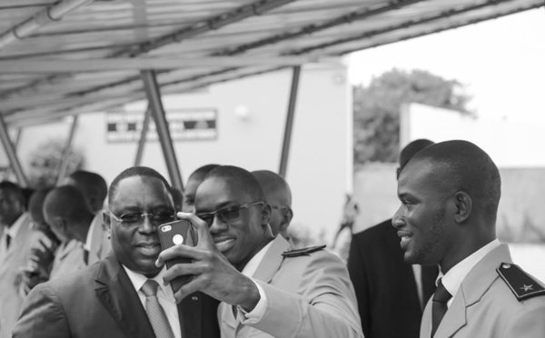 Photos : Macky Sall à l'ère du selfie