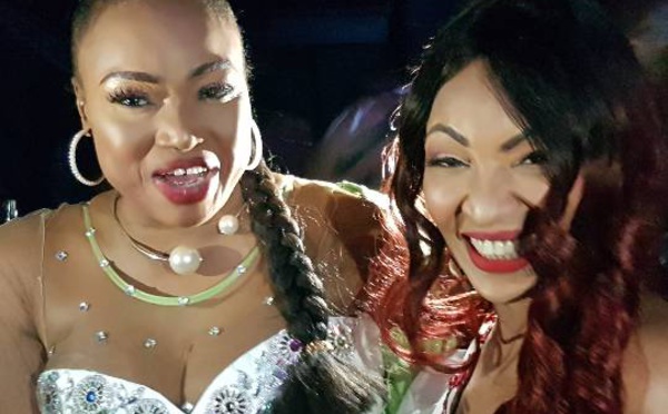 Photos : Viviane Chedi et Oumou Sangaré lors de la grande nuit du Mali