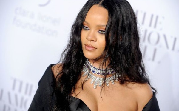 Rihanna trahie par sa famille ! Les révélations choc !