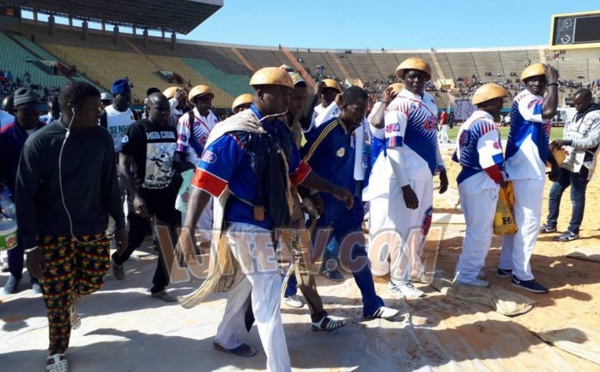 Photo : Kharagne Lô débarque au stade en mode "Thiarakh"