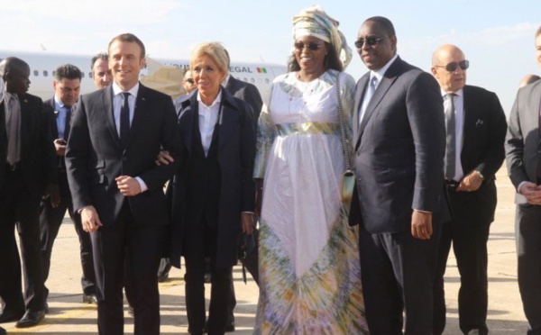 Photo : Macky, Marième Faye Sall, Brigitte et Emmanuel Macron