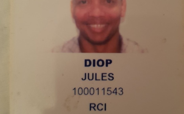 Souvenir : la carte professionnelle de Souleymane Jules Diop quand il était rédacteur-présentateur à Radio-Canada International