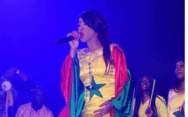 71 photos : Viviane Chedid éblouissante en vert jaune rouge au Zénith