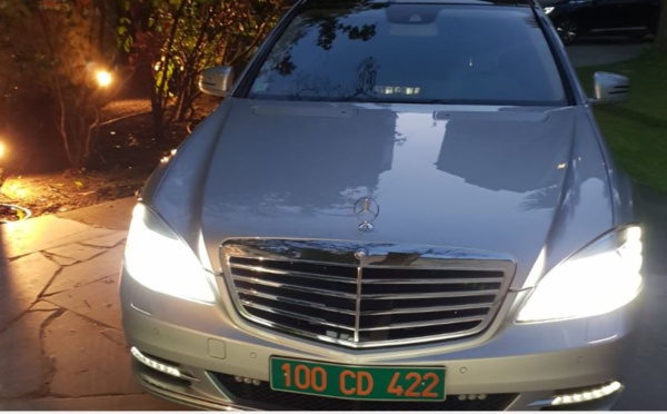 Fake news : la voiture de Macky Sall n'a pas été enfarinée, voici la vraie voiture du Président (vidéo et photos)