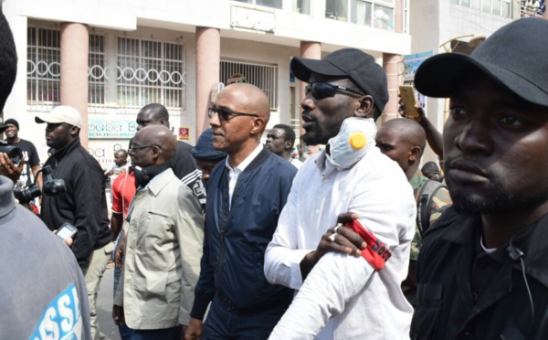 Photos : Abdoul Mbaye au front contre le parrainage