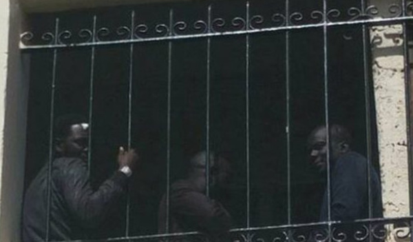 Images exclusives: Thierno Boucoum, Malick Gackou et Kilifeu dans la même cellule au Commissariat Central