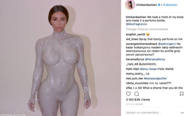 Kim Kardashian dément avoir plagié Jean-Paul Gaultier  : "Cette bouteille célèbre le corps de la femme, mais mon inspi­ra­tion était une statue antique