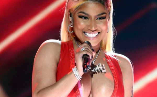 Sur la scène des BET Awards, Nicki Minaj met le paquet