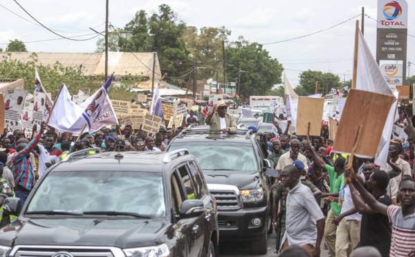 Les images de Macky Sall à Koungheul au chevet des éleveurs sinistrés avec une enveloppe d’un milliard Franc CFA