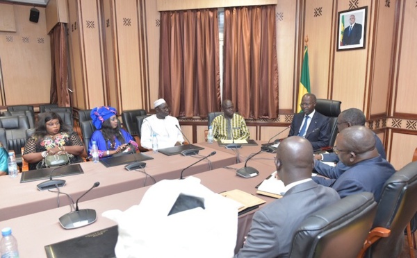 Après leur audience avec le Premier Ministre Mahammed Boun Abdallah Dionne, Bara Sow et la Fédération des laobés du Sénégal et de la diaspora ( Flsd ) plus que jamais déterminés à réélire Macky Sall