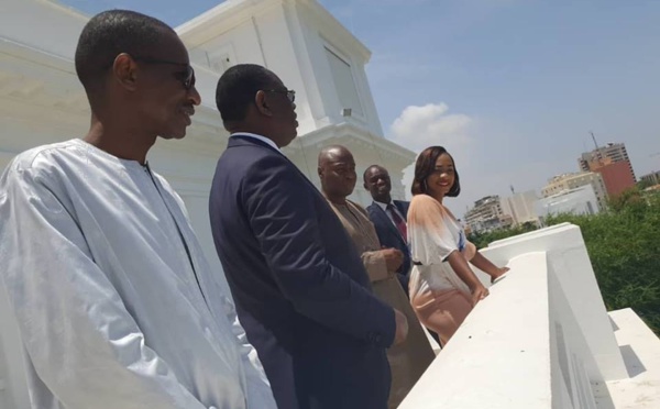 Macky Sall fait visiter le Palais à L’équipe de kenkelibaa