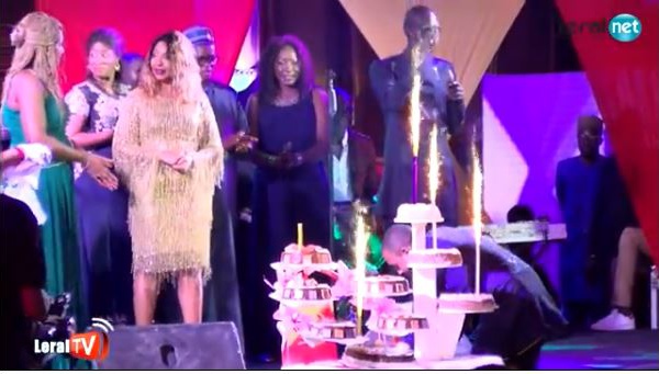 Vidéo: L’anniversaire de la chanteuse Viviane Chidid au King Fahd Palace