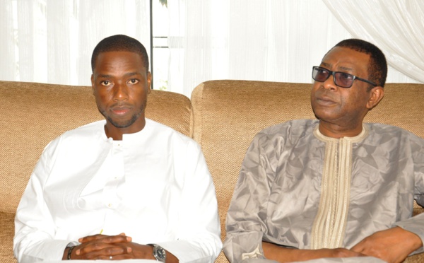 Youssou Ndour chez Tanor pour présenter ses condoléances