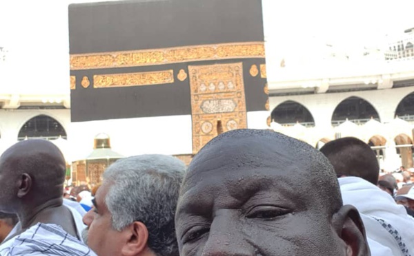 PHOTOS: Wilane s'offre un selfie devant la Kaaba