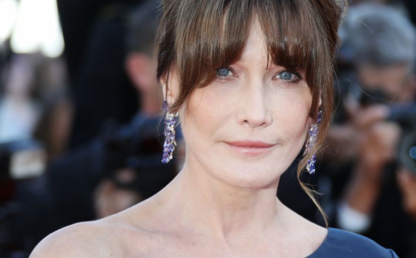 PHOTOS - Carla Bruni-Sarkozy au naturel dans la nouvelle pub Burberry