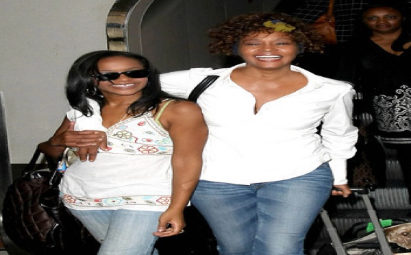 Bobbi Kristina : Whitney Houston lui parle toujours