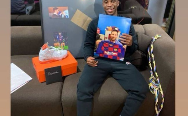 Lionel Messi surprend le jeune camerounais Moukoko avec un cadeau d’anniversaire. Ce dernier réagit !