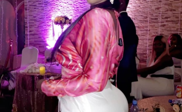 VIDEO – Diaba Sora, la Kim Kardashian du Mali expose ses belles rondeurs